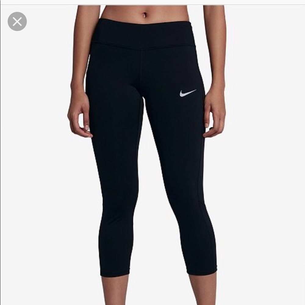 Nike Dri-Fit black cropped leggings